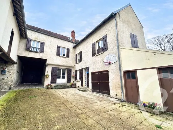 Maison 10 pièces 224 m²