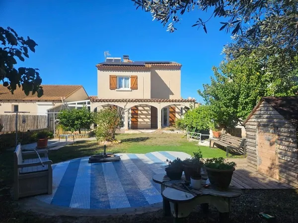 Maison familiale climatisée de 150 m² + garage sur parcelle de 920 m² environ