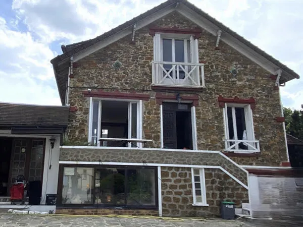MAISON VILLEMOMBLE