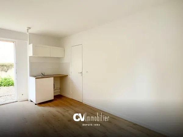 Appartement F2 en rez de jardin refait à neuf Centre Ville d