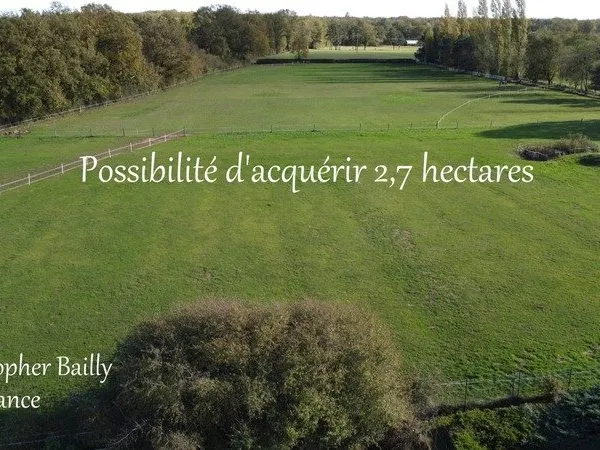 Terrain en zone UX dans une zone d'activités