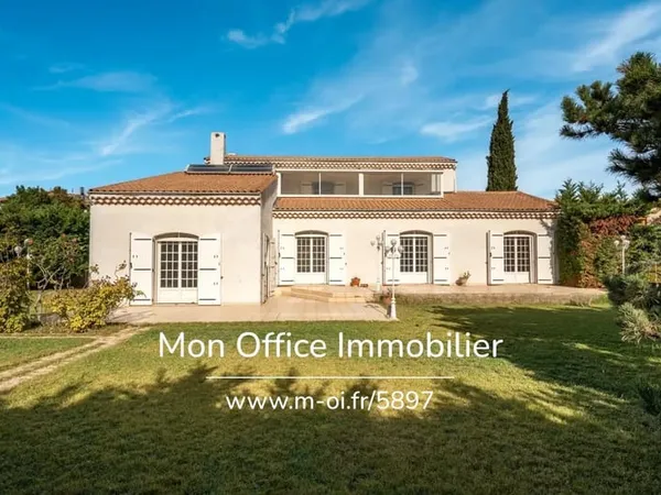 Référence : 5897-ASA. - Maison type 7 avec double garage piscinable