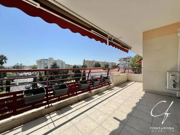 DERNIER ETAGE - 3P AVEC TERRASSE ET GARAGE