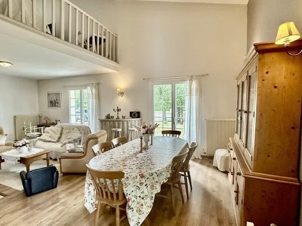 Maison à vendre 7 pièces MARTIGNAS SUR JALLE (33)