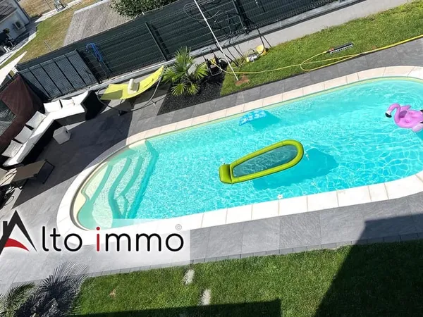 Maison de 108m2 habitables sur 5 ares de terrain avec piscin