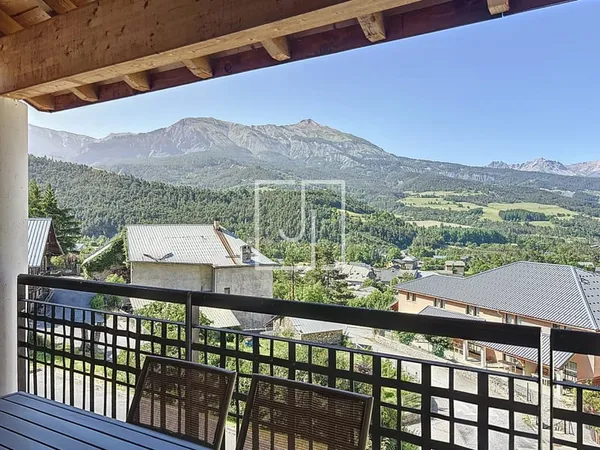 T3 duplex avec vue vallée à vendre à Jausiers Les points for