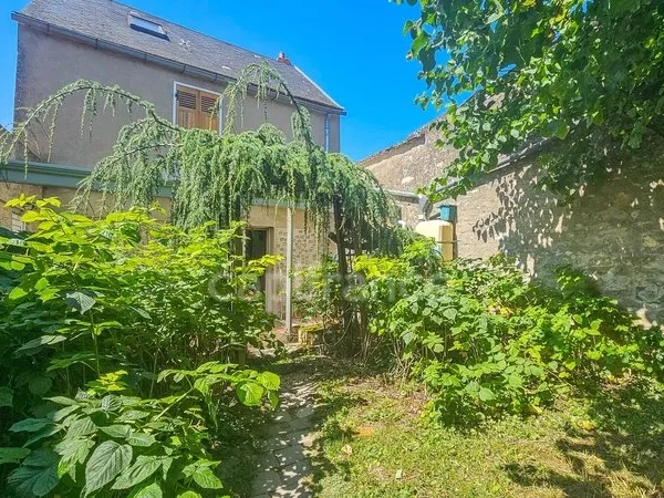 Maison à vendre AUTRUY SUR JUINE (45), maison de 5 pièces avec cave sur terrain clos