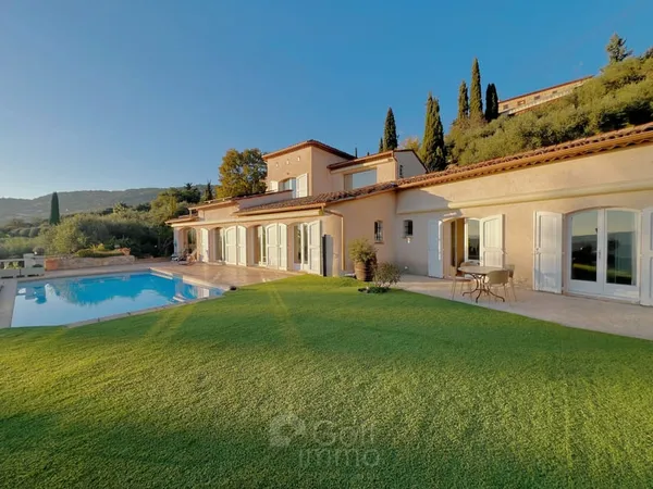 Villa de 250 m2 vue mer panoramique Cabris