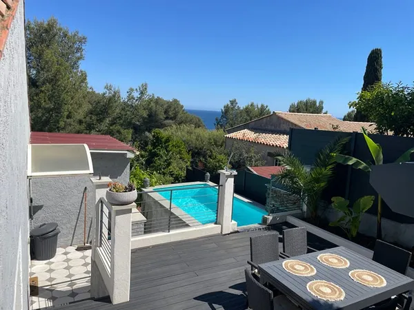 ** Vue Mer ** Maison avec 2 appartements et 1 Studio ** Terrasses & Pïscine ** Garage **Saint Mandri