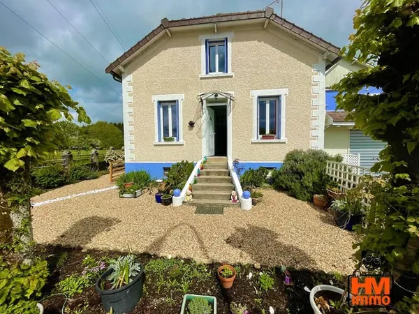 Maison Neuvic Entier 6 pièce(s) 104 m2 plus dépendance