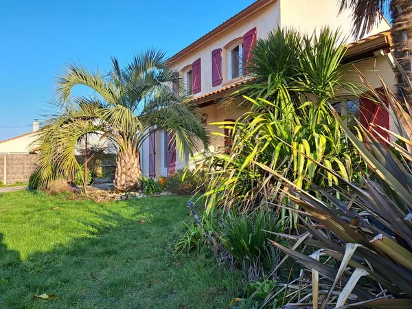 À Basse-Goulaine, maison d'environ 167 m2