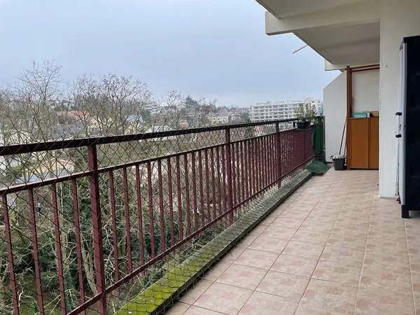 4 pièces familial en étage avec terrasse, lumineux et au calme à Clamart !