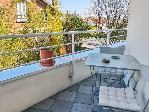 SITUATION IDEALE - AU CALME- MAGNIFIQUE 2 PIECES-TERRASSE -BOX -