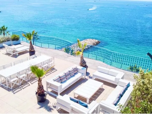 JUAN PENTHOUSE SUR L'EAU T5/T6 DE 170m2 TERRASSE DE 250m2 VU