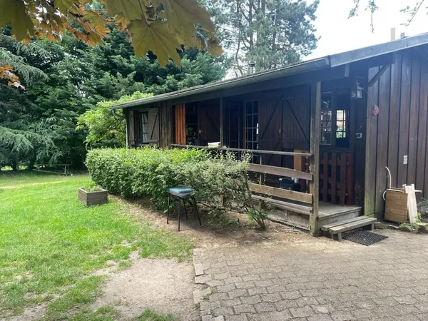 Maison en bois avec chalets, yourtes et piscine Vallière (