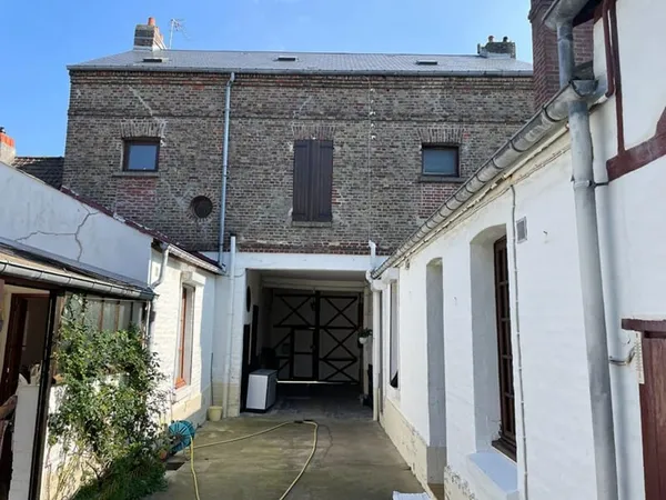 BELLE MAISON EN BRIQUES