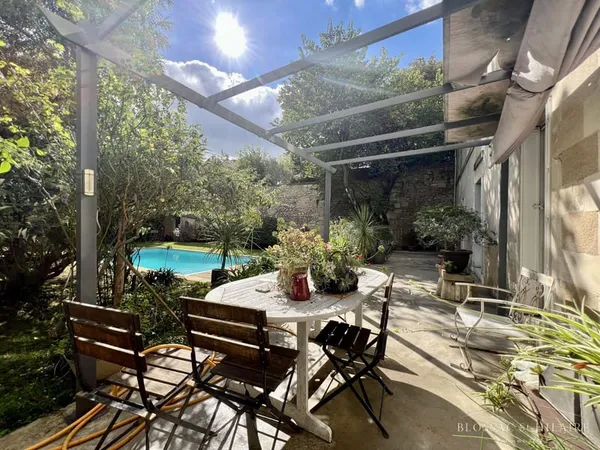 POITIERS, Blossac, appartement d'exception avec jardin, pisc