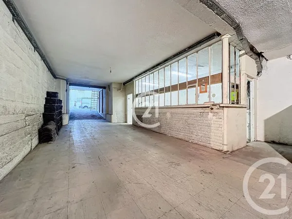 Local 400 m²