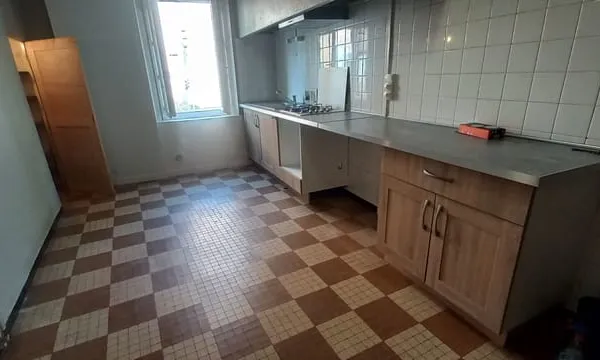 SPACIEUSE MAISON DE VILLE DE 110m² -T4 AVEC GARAGE ET JARDINET