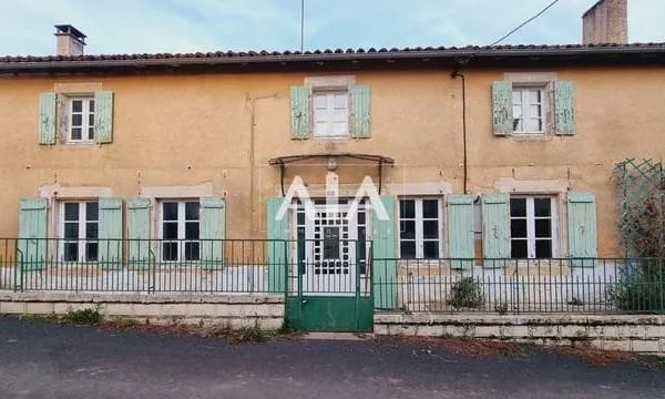 Maison de campagne - 3 chambres - jardin attenant - nombreuses dépendances