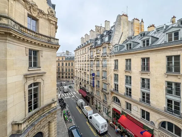 Magnifique appartement rénové à Paris 2ème !