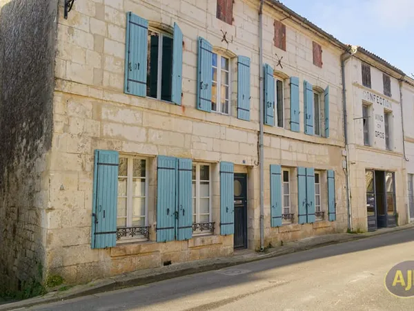 MAISON TAILLEBOURG