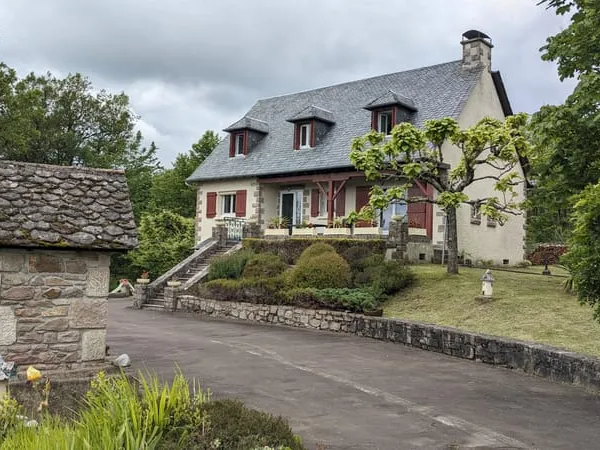 Maison familiale sur plus de 7000m2 de terrain !