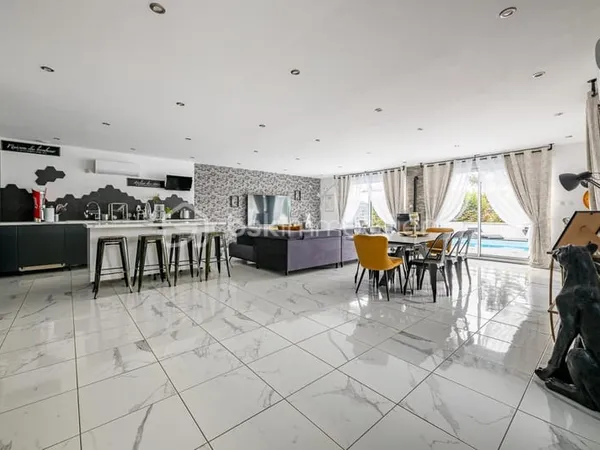 Magnifique maison contemporaine de 2022 aux performances énergétiques exceptionnelles !