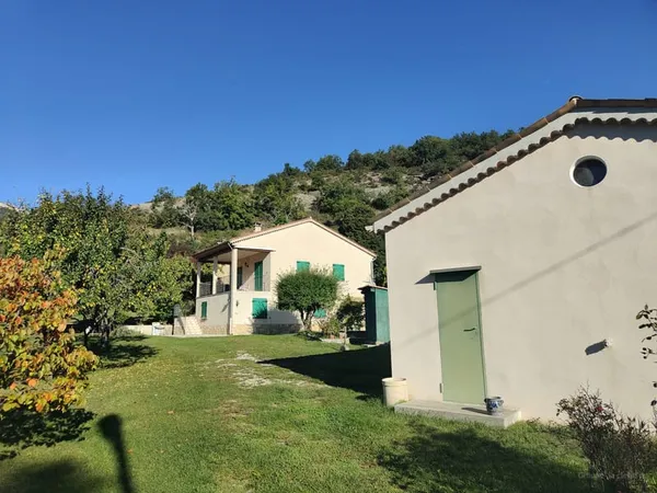 Propriété de 140m2 individuelle + garage de 40m2...