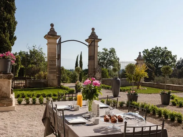 DOMAINE D'EXCEPTION AU COEUR DU COMTAT VENAISSIN Vue panora