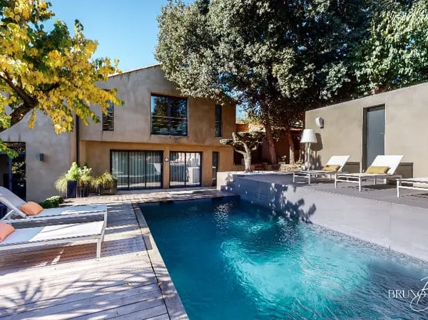 MAISON BOURGEOISE FIN XIXème ENTIEREMENT RENOVEE A 2 PAS DE LA CITE DE CARCASSONNE
