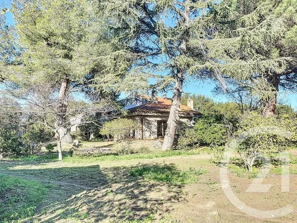 Maison 6 pièces 252 m²