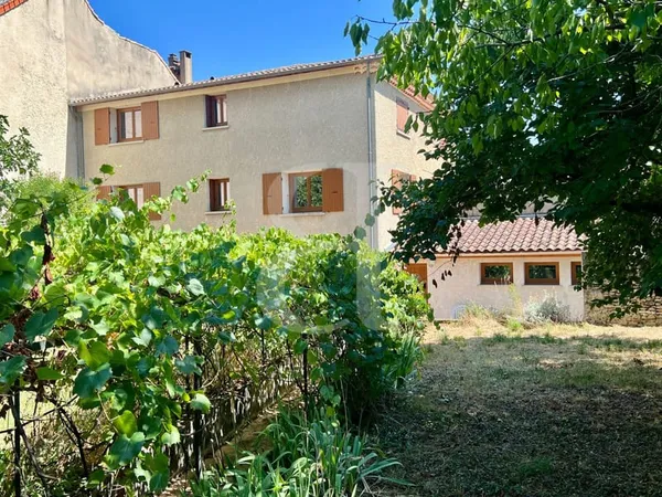 Grande maison de caractère au coeur de Dieulefit