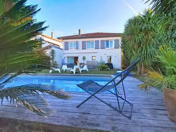 Maison familiale à Biarritz - Confort et convivialité au calme
