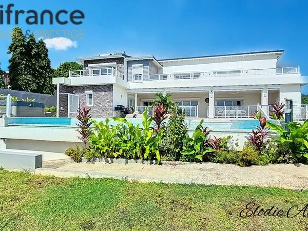 Propriété 7 pièces vue mer imprenable plus une parcelle de 700 m2