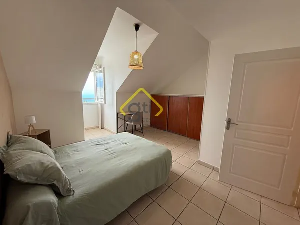 Chambre Meublée climatisée à Louer en Colocation dans appart