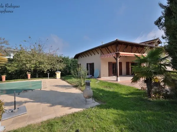 Maison à vendre 7 pièces SAINT CYR SUR MENTHON (01)