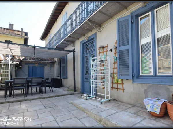 Maison T7 170 m2, 5 chambres, bureau, et cour intérieure