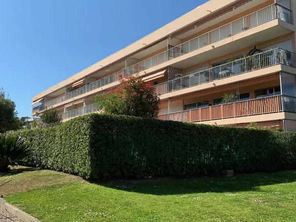 ANTIBES - GARAGE 12.80 m2