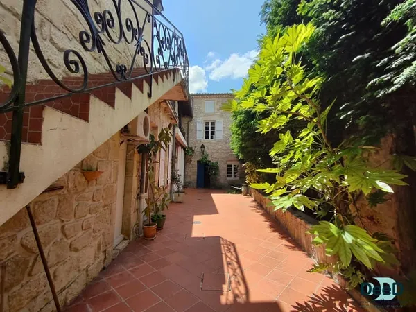 Bien rare -Maison bourgeoise en coeur de ville