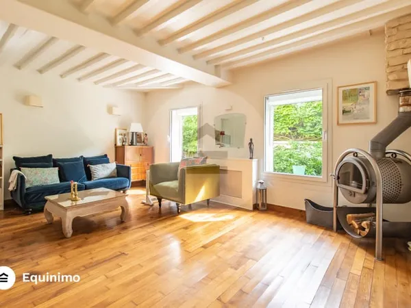 Maison de 5 pièces de 107m2 avec jardin, située rue de la Ga