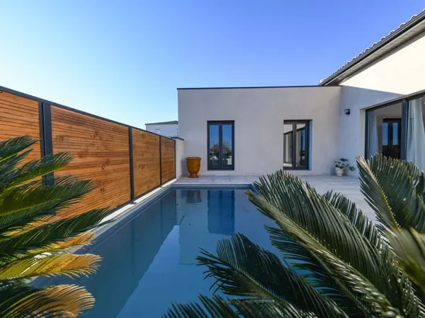 Villa contemporaine avec bassin à 15 minutes d'Uzès