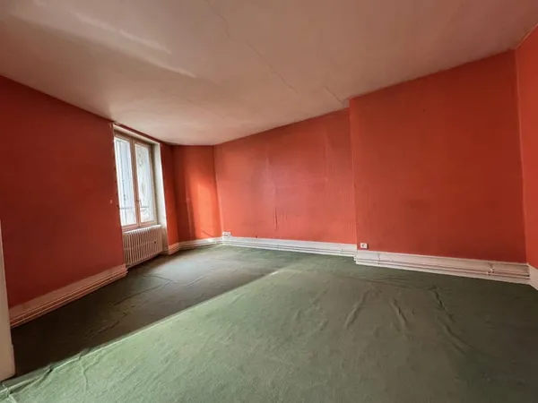 Immeuble à usage d'habitation et de commerce dans la commune