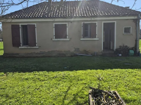 Ensemble immobilier à réabiliter CASTELS ET BEZENAC