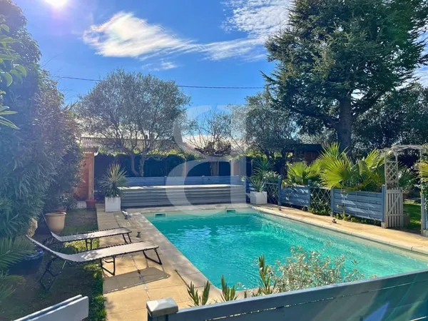 Charmante villa avec piscine à Carpentras