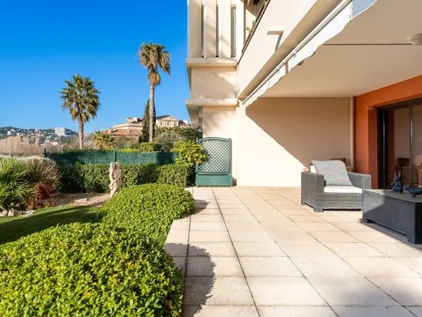Appartement à vendre 4 pièces MARSEILLE 8EME ARRONDISSEMENT (13) - Résidence de standing - Château B