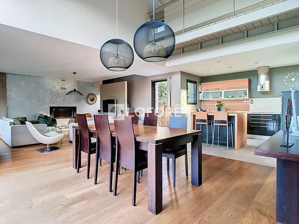 Maison - Bruz - 7 pièces -186.3 m2 - proche commodités