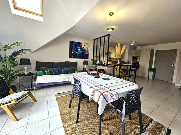 Appartement traversant T3 75 m² - centre ville