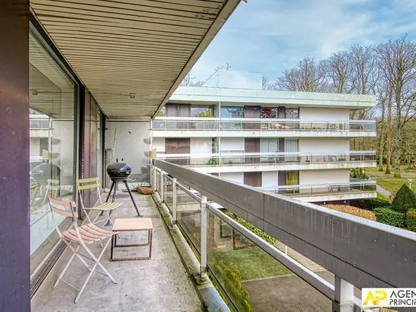Versailles Clagny Appartement 86.74 m² carrez situé au 2ème étage avec ascenseur, balcons filants, c