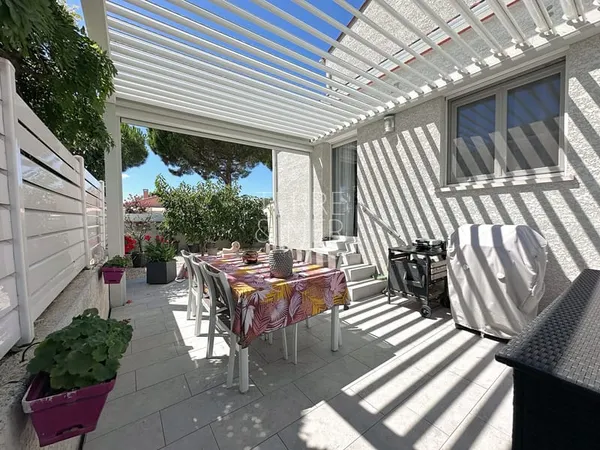 Saint-Cyprien plage. Villa en 4 faces de construction récen